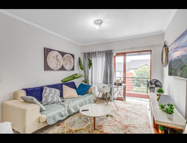 1 BEDROOM APARTMENT FOR SALE IN LONEHILL